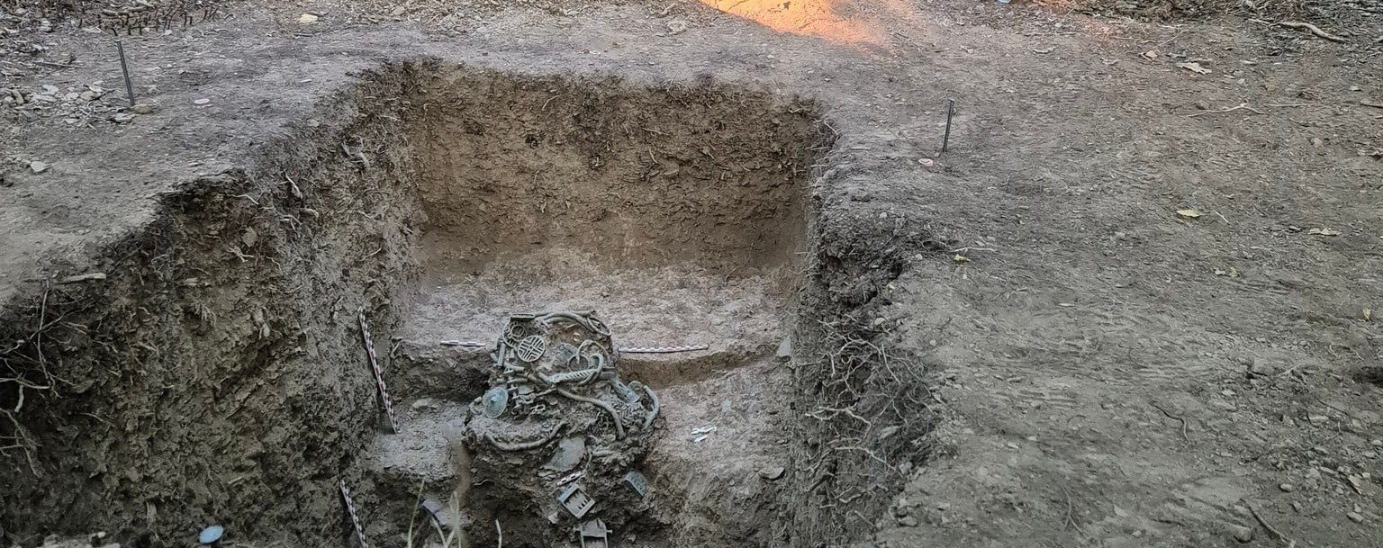 مجموعه ای ۲۷۰۰ ساله از ۶۰ شی برنزی و آهنی در مجارستان کشف شد
