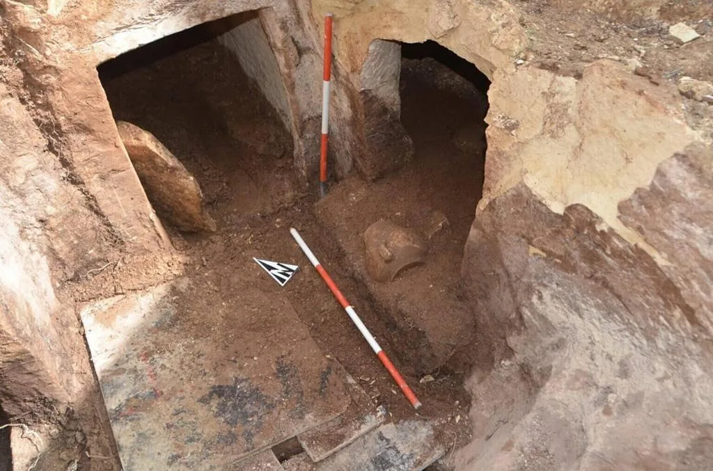 کشف مقبره ۲۳۰۰ ساله پونیک در نزدیکی یک بیمارستان