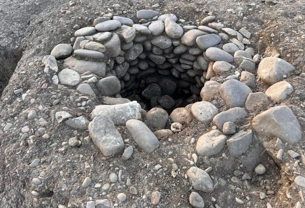 کشف هدایای مفرغی ۲۵۰۰ ساله برای الهه «یونی» در چاه مقدس